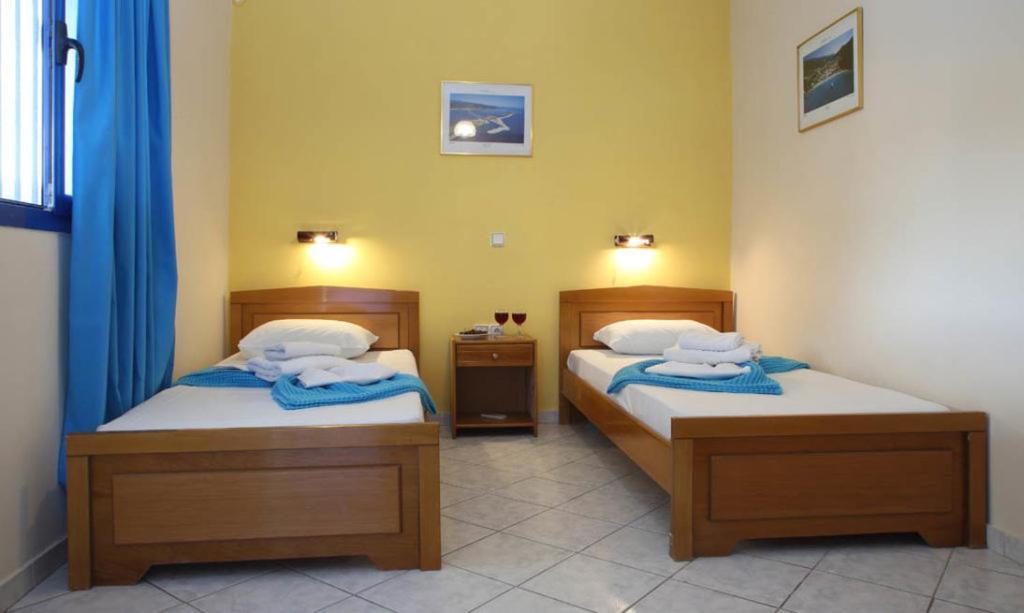 Theocharis Bros - Studios Apartments Áyios Nikítas Eksteriør billede