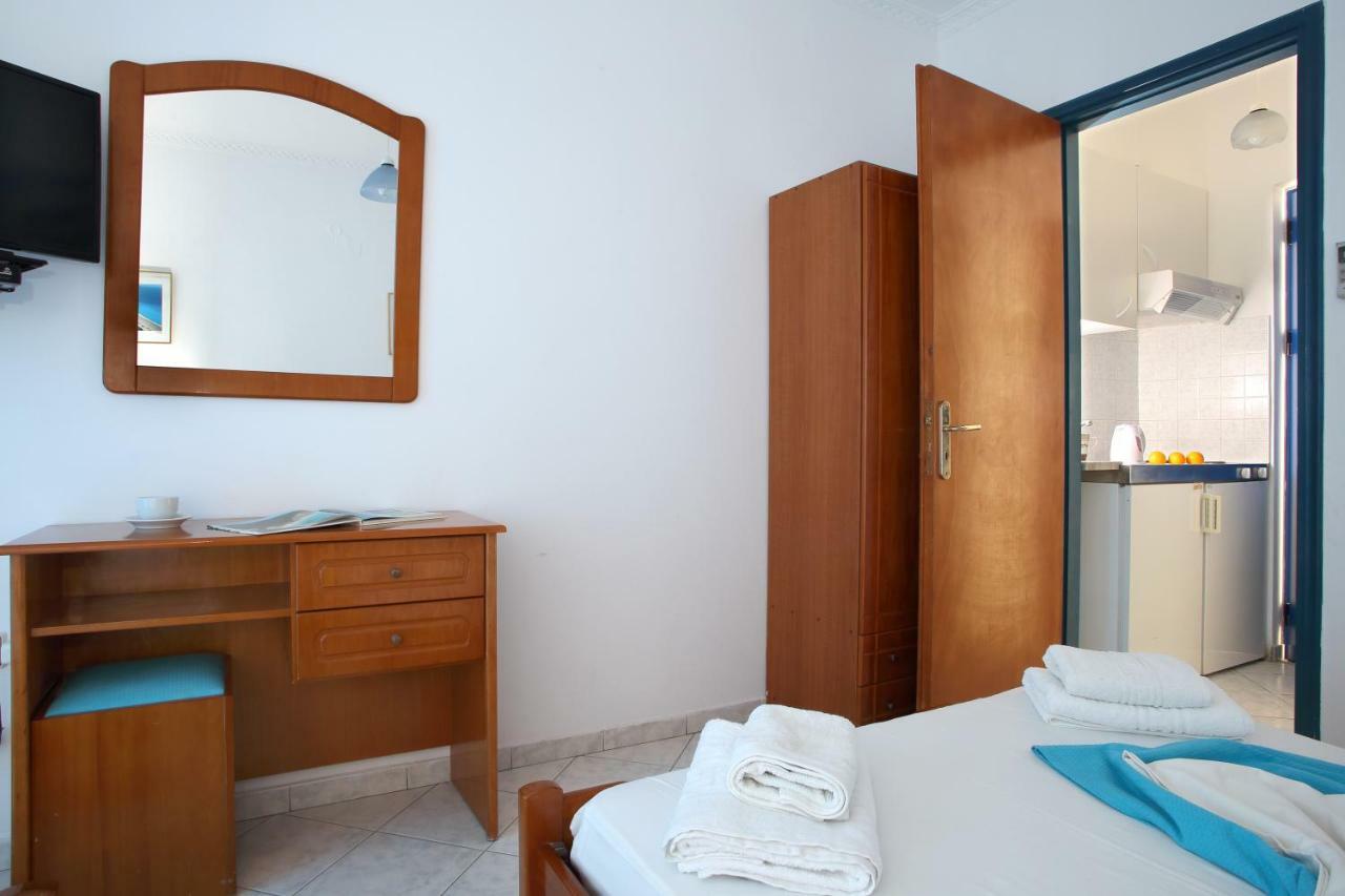 Theocharis Bros - Studios Apartments Áyios Nikítas Eksteriør billede