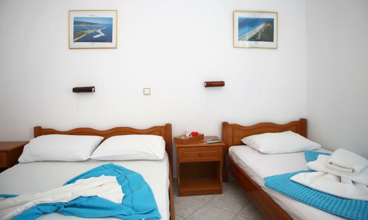 Theocharis Bros - Studios Apartments Áyios Nikítas Eksteriør billede