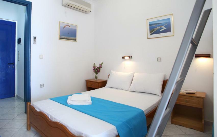 Theocharis Bros - Studios Apartments Áyios Nikítas Eksteriør billede