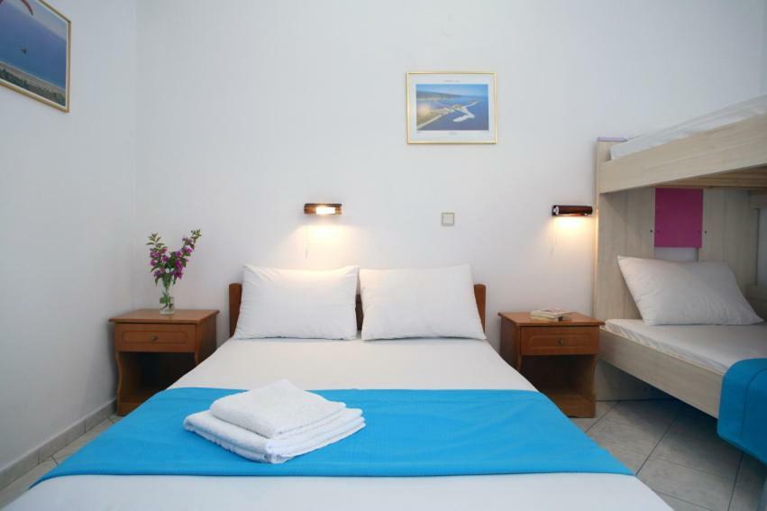 Theocharis Bros - Studios Apartments Áyios Nikítas Eksteriør billede